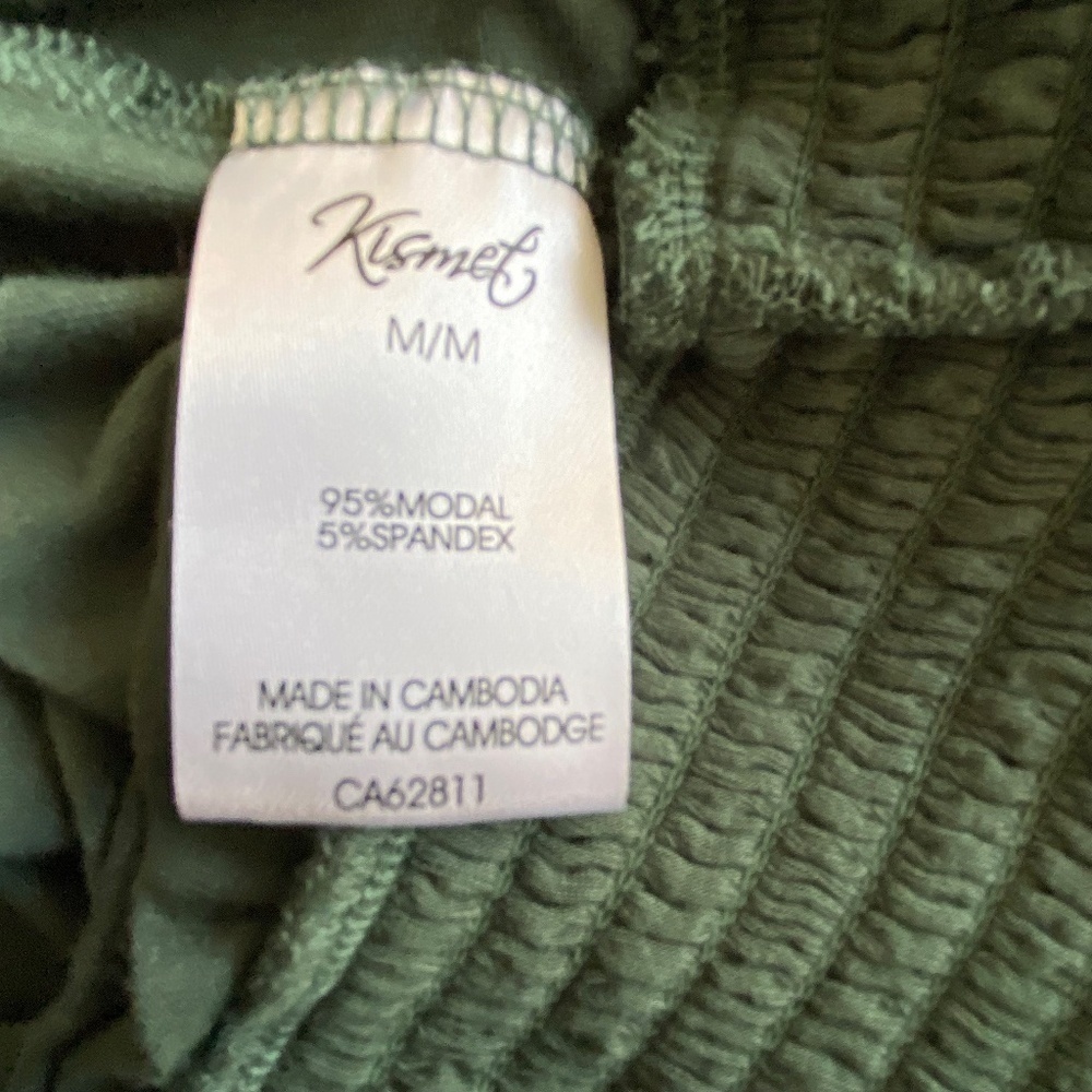 Drop sleeve green Kismet pullover top with elastic cuffs and waist size medium - Picture 5 of 8